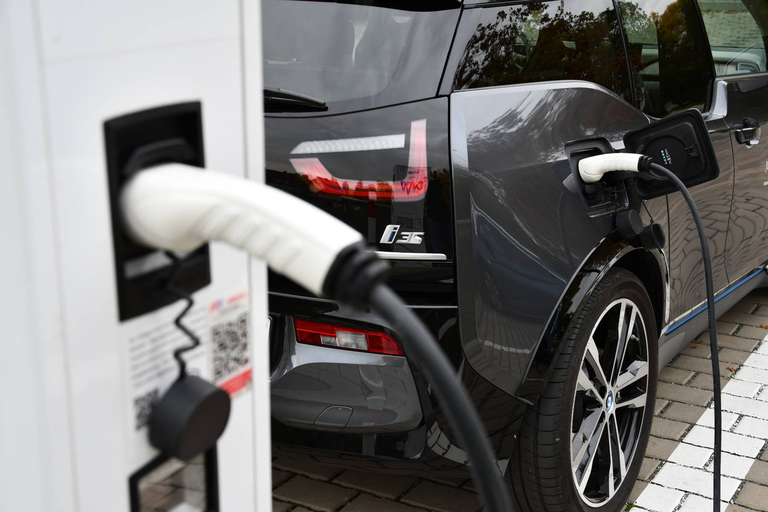 ABSINA Typ 2 Ladekabel an Ladesäule - Ladetarif finden