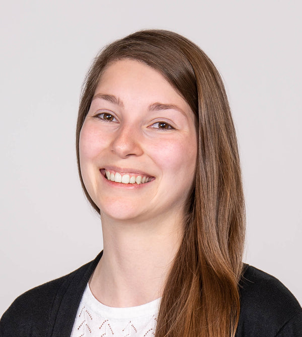 Lisa – Produkt und Kundenservice bei ABSINA